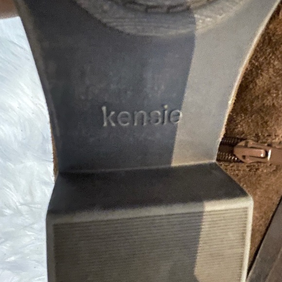 KENSIE GARRY SUEDE ANKLE BOOTIE BROWN SZ 9.5 - Picture 7 of 8